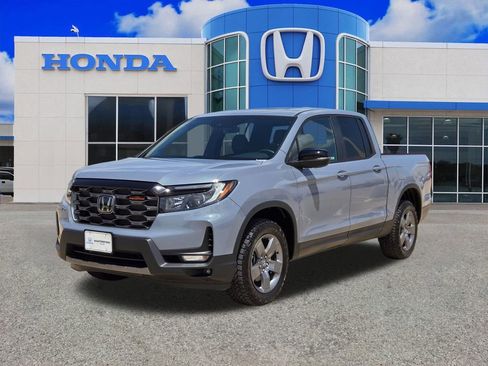 Used 2025 Honda Ridgeline TrailSport image 7