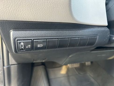 Certified 2025 Toyota Corolla LE FWD image 18
