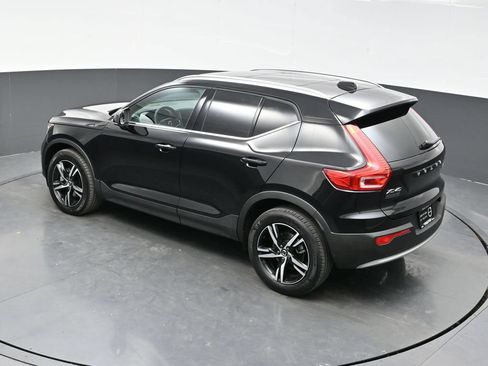 Used 2025 Volvo XC40 B5 Core AWD/4WD image 39