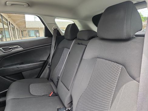 Used 2024 Kia Sportage LX AWD/4WD image 25