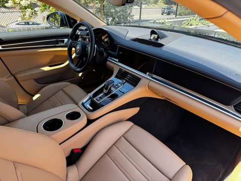 Certified 2023 Porsche Panamera AWD/4WD image 27