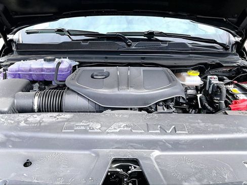 New 2026 RAM 1500 4x4 Crew Cab image 31