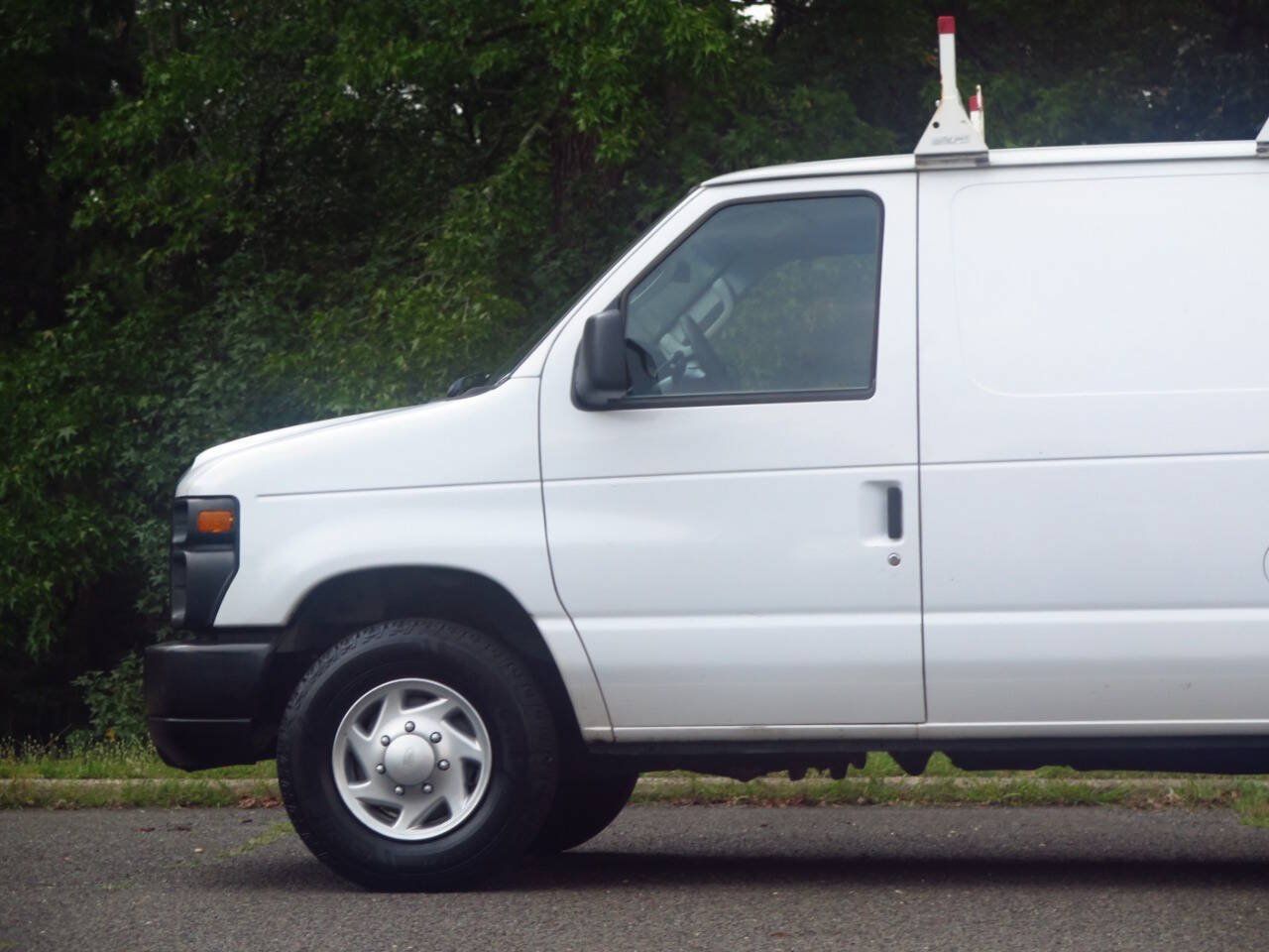 Used 2013 Ford E-250 and Econoline 250 w/ Commercial Cargo Van Pkg RWD image 33