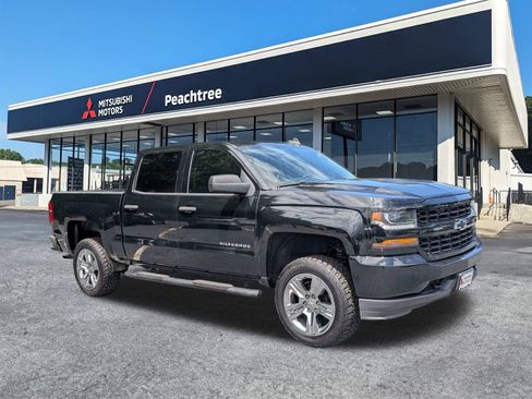 Used 2018 Chevrolet Silverado 1500 Custom w/ Custom Value Package RWD image 1