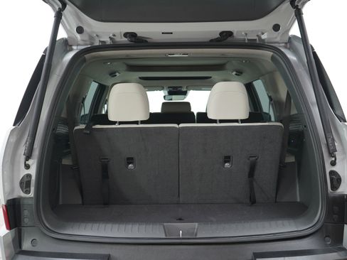 Used 2025 Hyundai Santa Fe Limited image 16