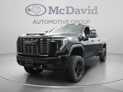Used 2024 GMC Sierra 2500 Denali Ultimate AWD/4WD image 4