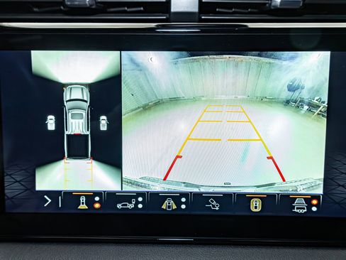 Used 2024 GMC Sierra 1500 AT4 w/ Technology Package image 21