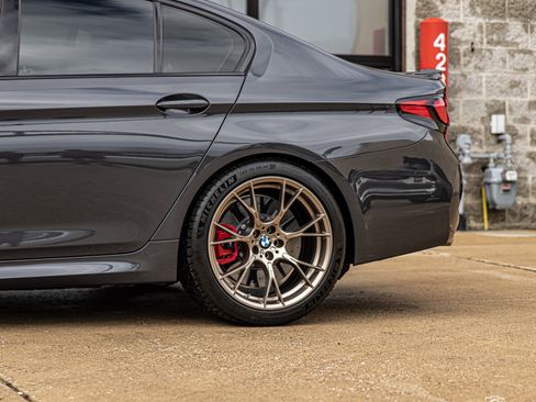 Used 2022 BMW M5 CS image 11