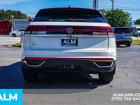 Used 2024 Volkswagen Atlas Cross Sport SE FWD image 13
