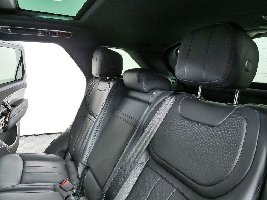 Used 2025 Land Rover Range Rover Sport Dynamic SE AWD/4WD image 23