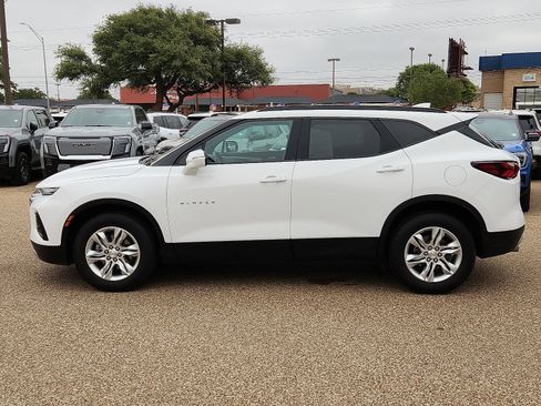Used 2021 Chevrolet Blazer LT AWD/4WD image 2