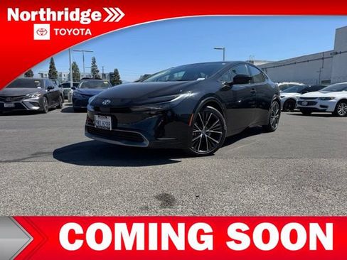 Used 2024 Toyota Prius XLE FWD image 3