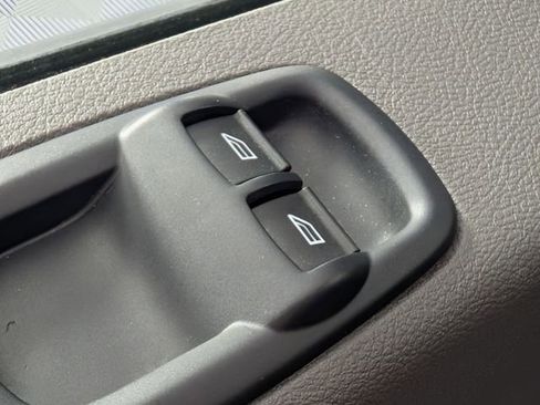 Used 2024 Ford Transit 350 XLT image 12