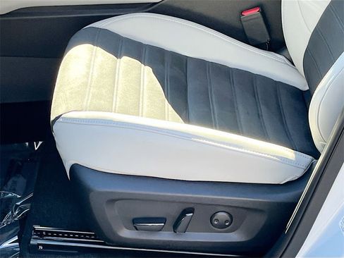 New 2025 Mitsubishi Outlander SE image 20