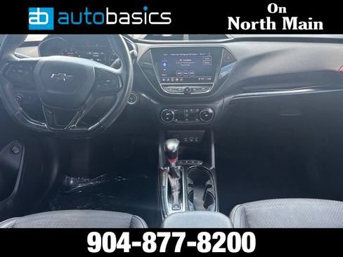 Used 2021 Chevrolet TrailBlazer RS w/ Sun and Liftgate Package FWD image 22