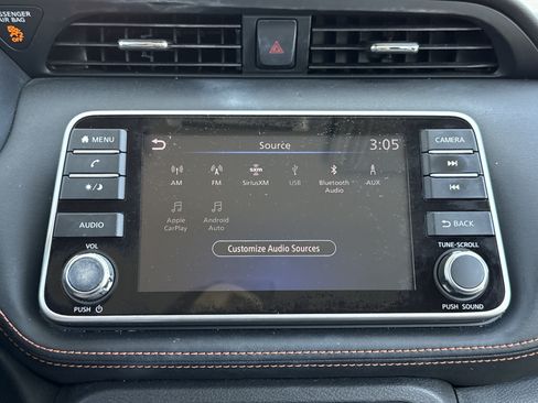 Used 2020 Nissan Kicks SR w/ SR Premium Package FWD image 18