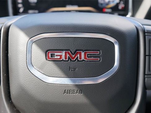 Used 2024 GMC Sierra 2500 AT4 w/ AT4 Premium Plus Package AWD/4WD image 14
