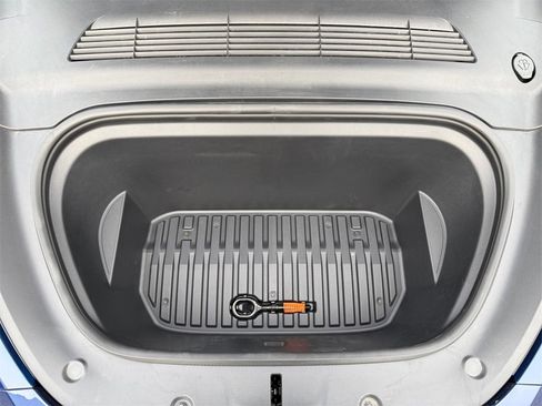 Used 2024 Tesla Model Y Long Range image 33