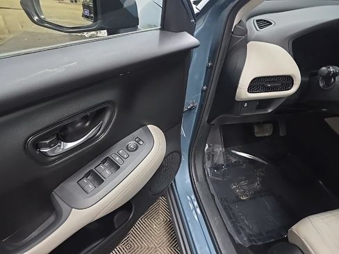 Used 2023 Honda HR-V LX image 27
