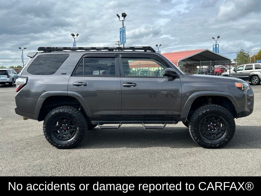 Used 2018 Toyota 4Runner SR5 AWD/4WD image 5