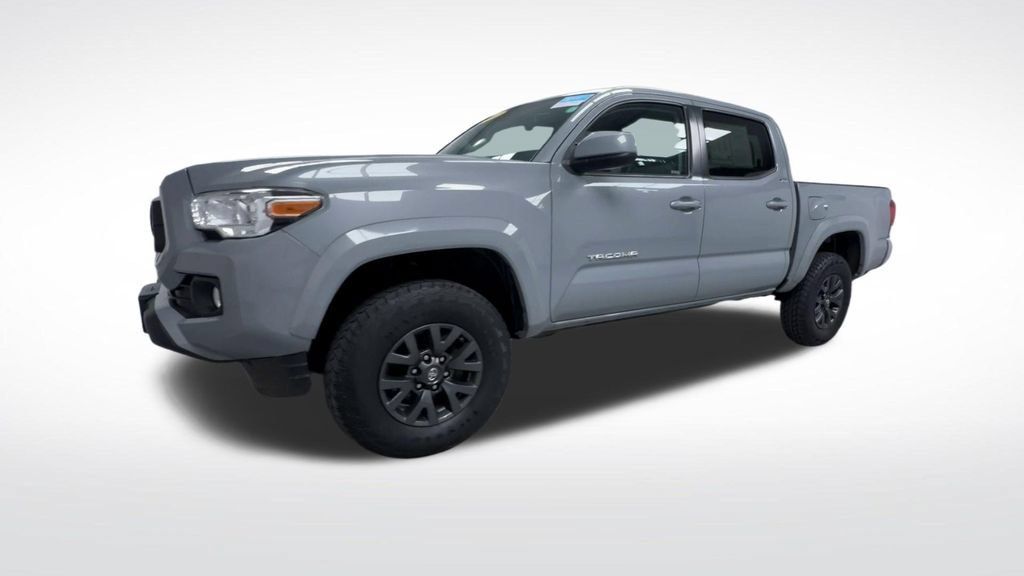 Used 2021 Toyota Tacoma SR5 AWD/4WD image 4