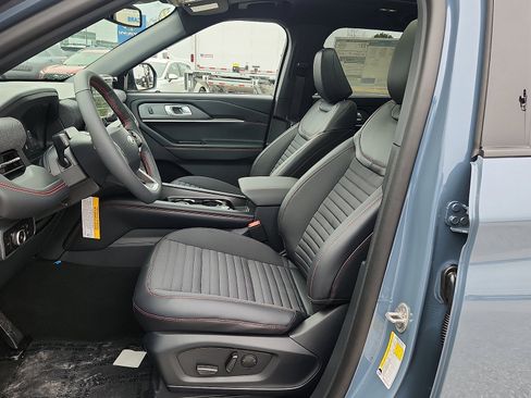 New 2026 Ford Explorer ST-Line w/ ST-Line Street Pack image 9