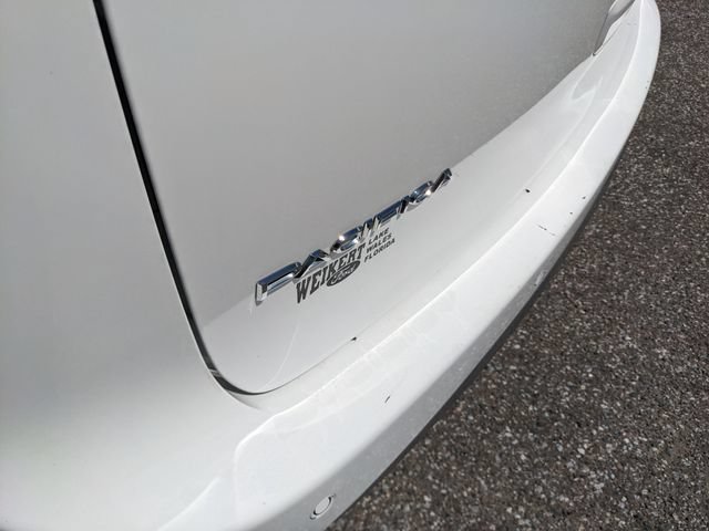 Used 2025 Chrysler Pacifica Select FWD image 12