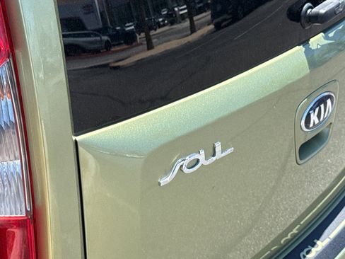 Used 2013 Kia Soul FWD image 23