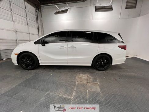 Used 2023 Honda Odyssey Sport image 5
