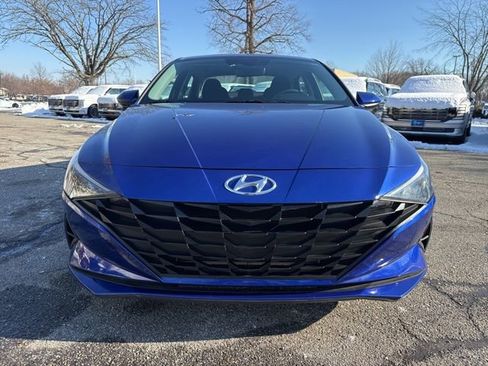 Used 2023 Hyundai Elantra SEL image 2