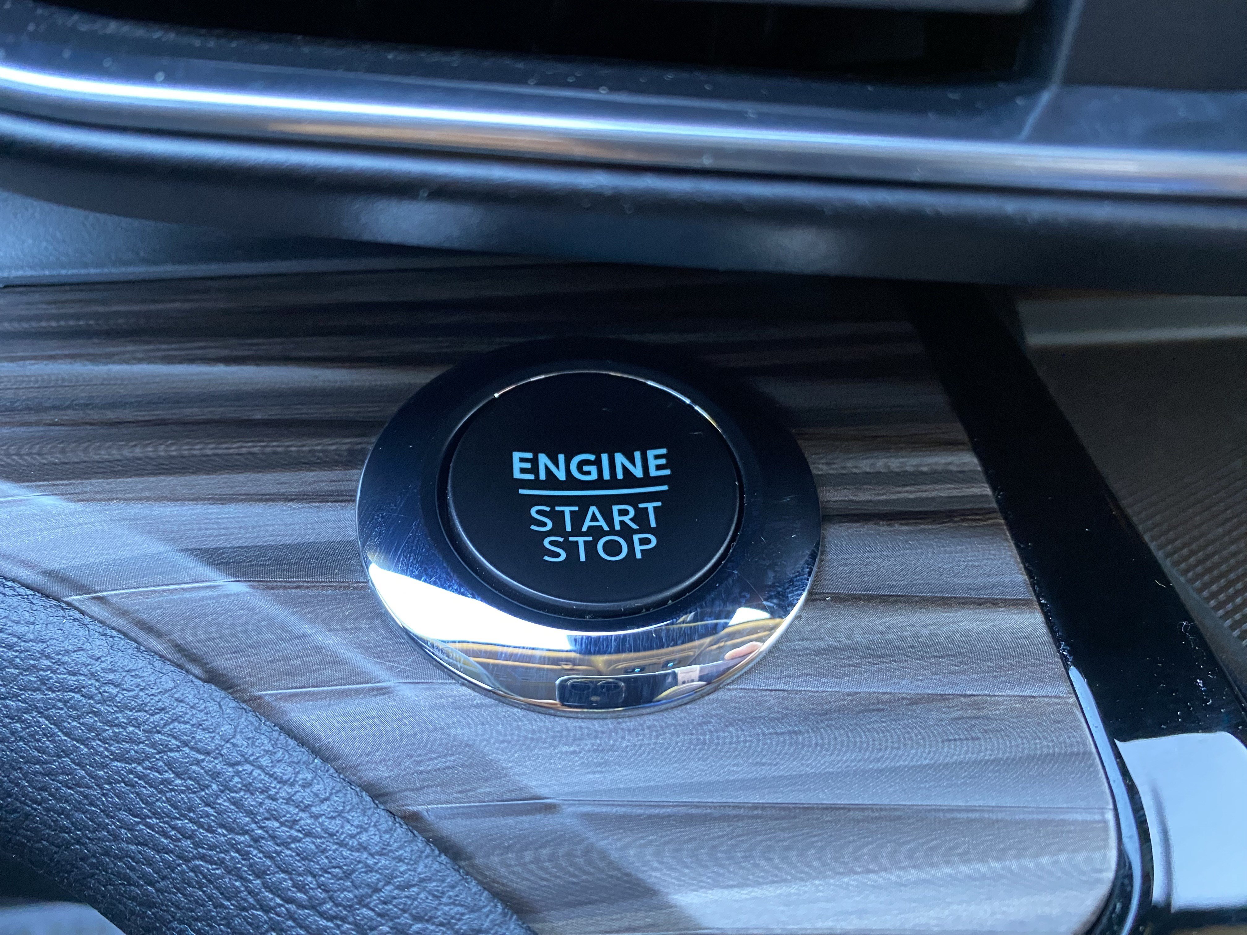 Used 2022 Ford Explorer Limited w/ Equipment Group 301A RWD image 25