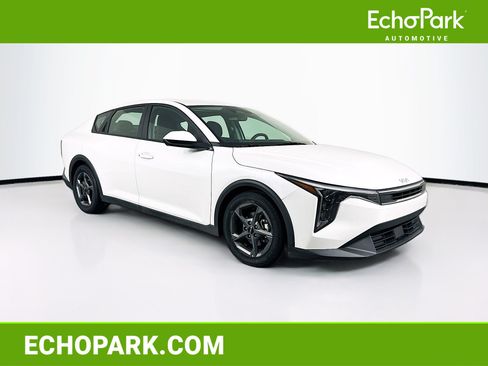 Used 2025 Kia K4 FWD image 1