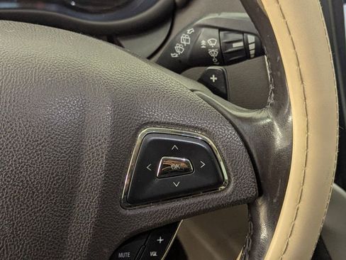 Used 2017 Lincoln MKC Reserve image 24