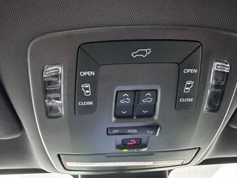 Certified 2023 Toyota Sienna XSE image 35