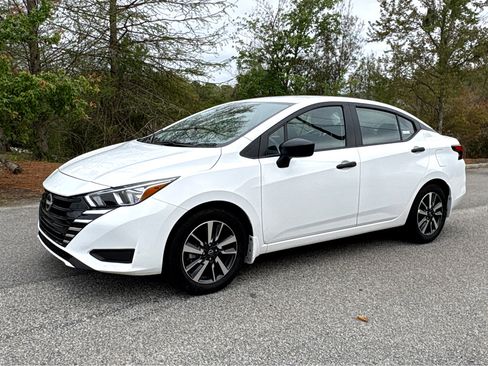 Used 2024 Nissan Versa S w/ S Plus Package image 3