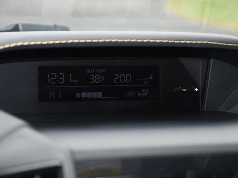 Used 2021 Subaru Crosstrek 2.5i Sport w/ Moonroof Package AWD/4WD image 32