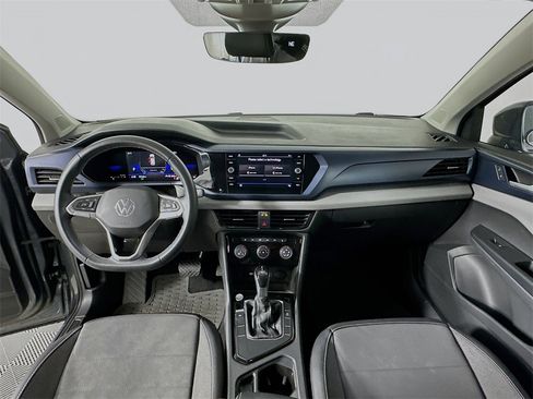 Used 2023 Volkswagen Taos SE w/ Panoramic Sunroof Package image 3