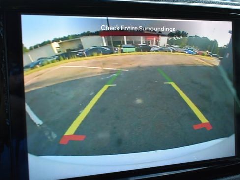 Used 2022 Chrysler Pacifica Touring-L FWD image 21