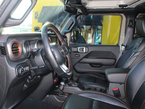 Used 2022 Jeep Gladiator Mojave w/ LED Lighting Group image 18