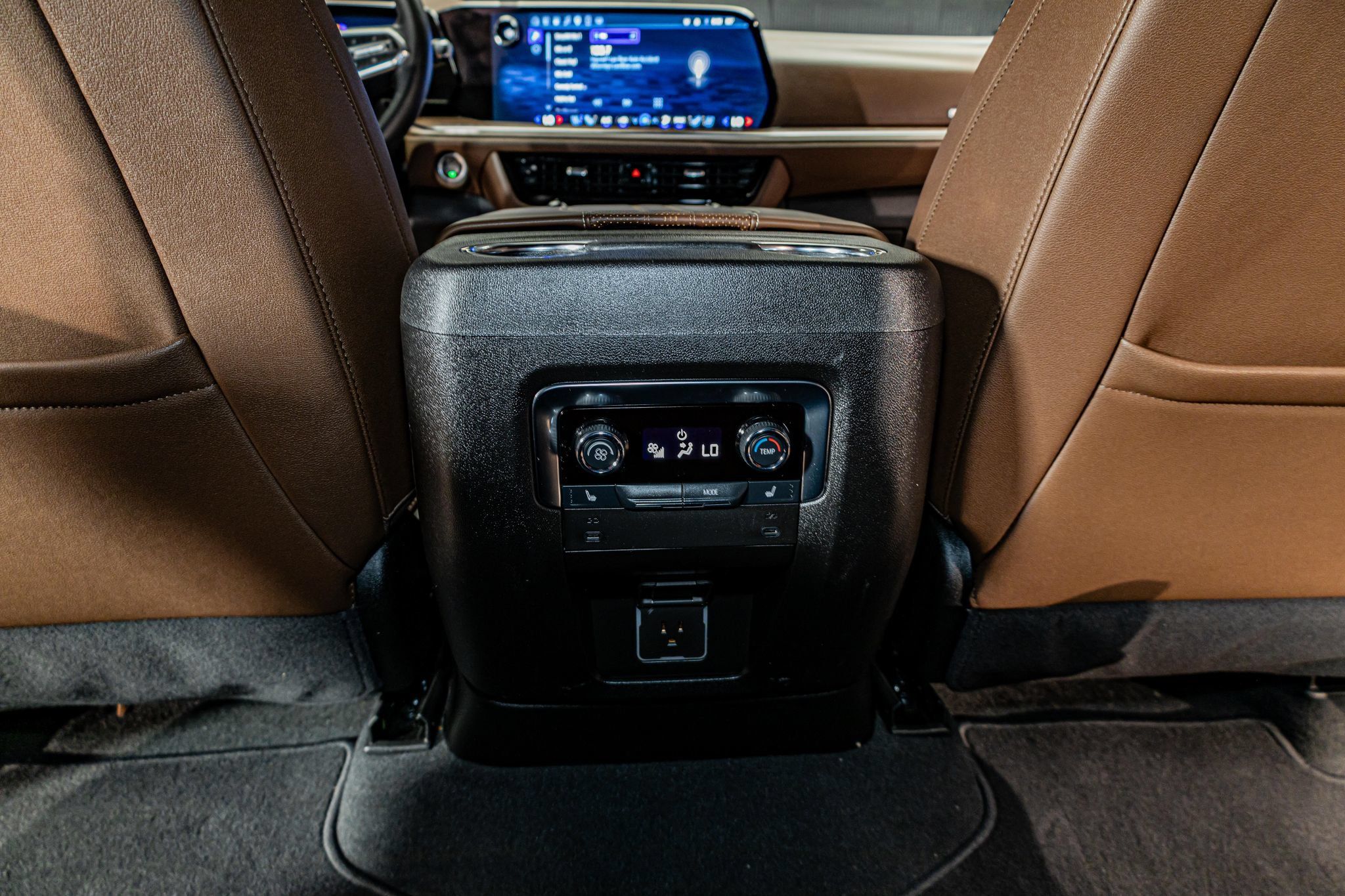 Used 2025 Chevrolet Tahoe High Country AWD/4WD image 34