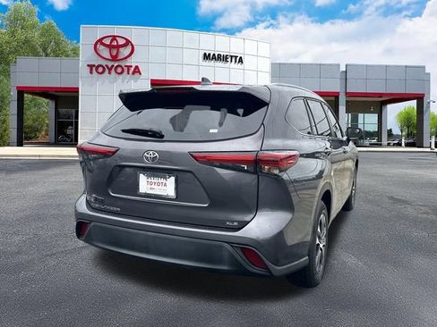 Used 2023 Toyota Highlander XLE FWD image 29