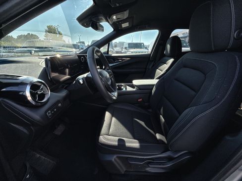 New 2025 Chevrolet Blazer EV LT image 13