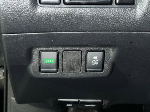 Used 2019 Nissan Sentra SV w/ Protection Package image 16