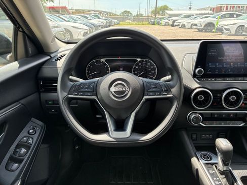 Used 2025 Nissan Sentra SV FWD image 27