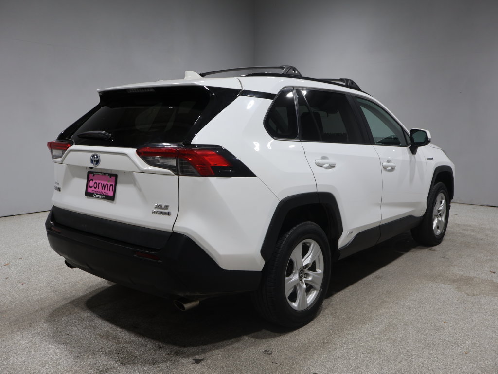 Used 2021 Toyota RAV4 XLE w/ XLE Grade Weather Package AWD/4WD image 2
