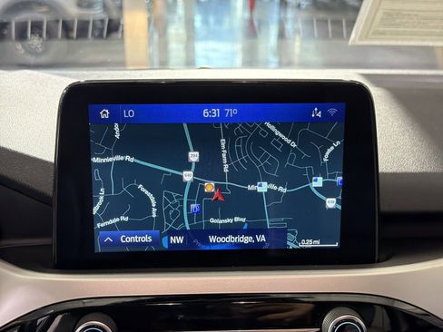 Used 2020 Ford Escape SE image 27