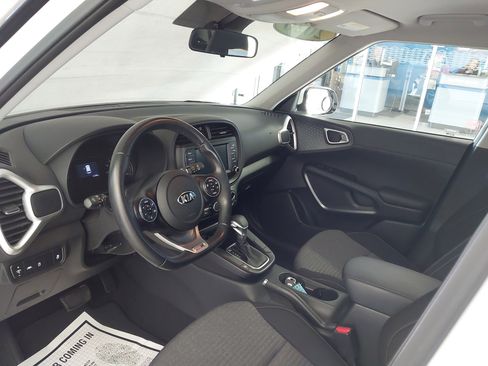 Used 2020 Kia Soul GT-Line image 2