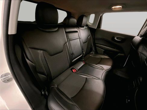 Used 2019 Jeep Compass Latitude w/ Popular Equipment Group AWD/4WD image 26