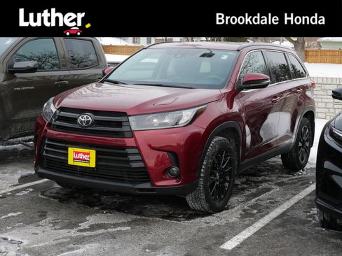 Used 2019 Toyota Highlander SE image 1