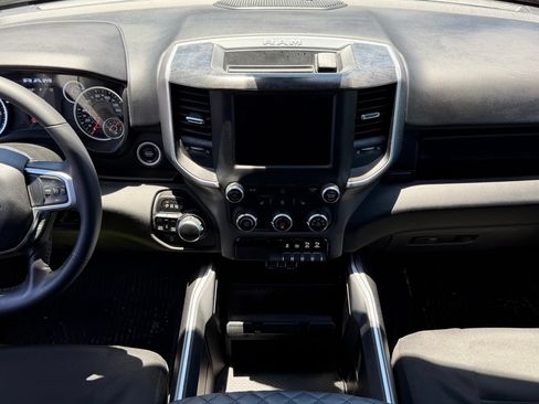 Used 2023 RAM 1500 Big Horn AWD/4WD image 10